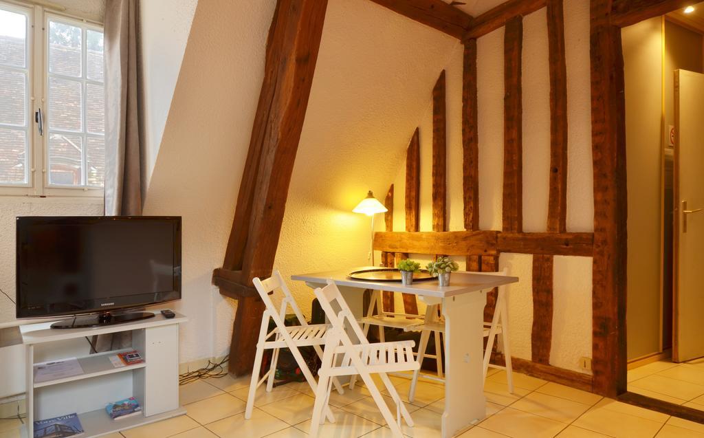 Saint Pierre Apparts シャルトル エクステリア 写真